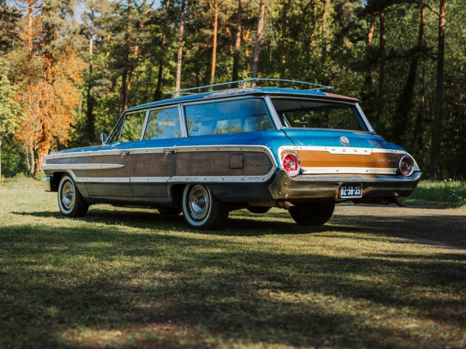 Immagine 3/20 di Ford Country Squire Station Wagon (1964)