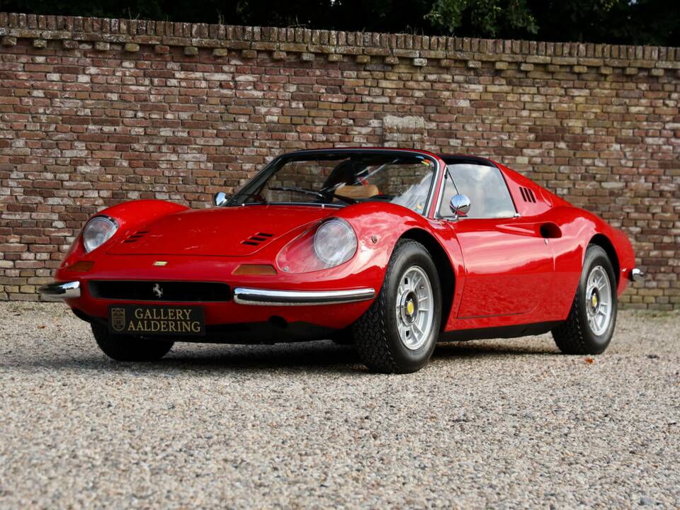 Image 45/50 of Ferrari Dino 246 GTS (1974)