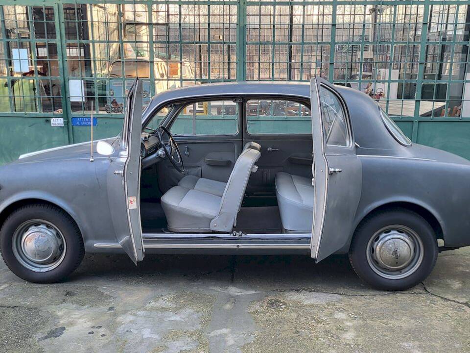 Image 14/45 of Lancia Appia (1962)