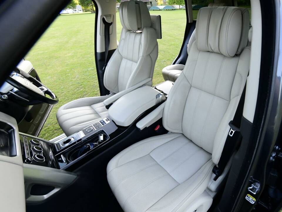 Bild 22/50 von Land Rover Range Rover Autobiography SDV8 (2017)