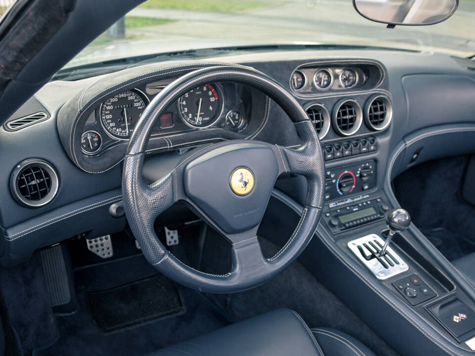 Afbeelding 31/48 van Ferrari 550 Barchetta (2001)