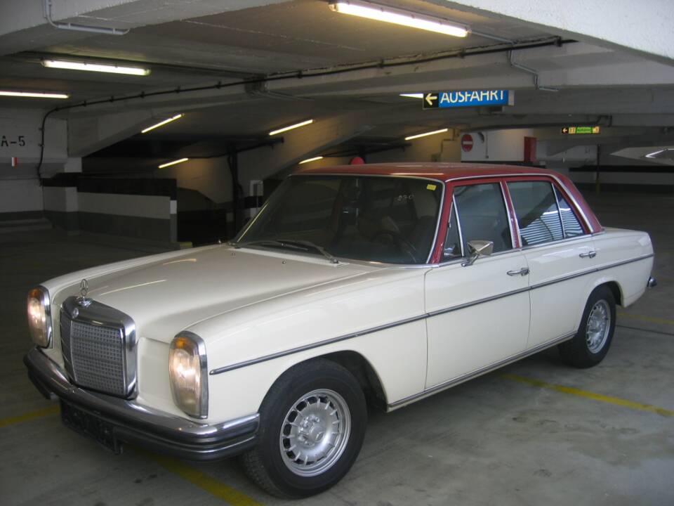Bild 2/4 von Mercedes-Benz 230 (1971)