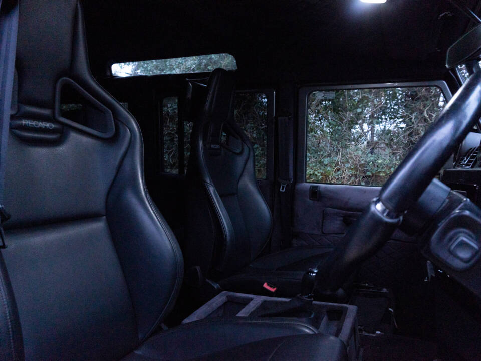 Image 9/16 of Land Rover Defender 110 (2010)