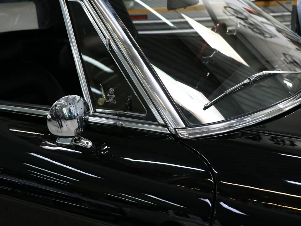 Bild 14/32 von Alfa Romeo 2.0 Spider (1989)