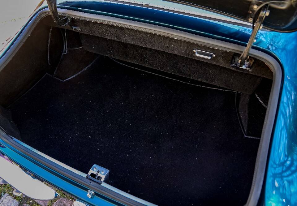 Bild 22/30 von Aston Martin DB 6 Vantage (1966)