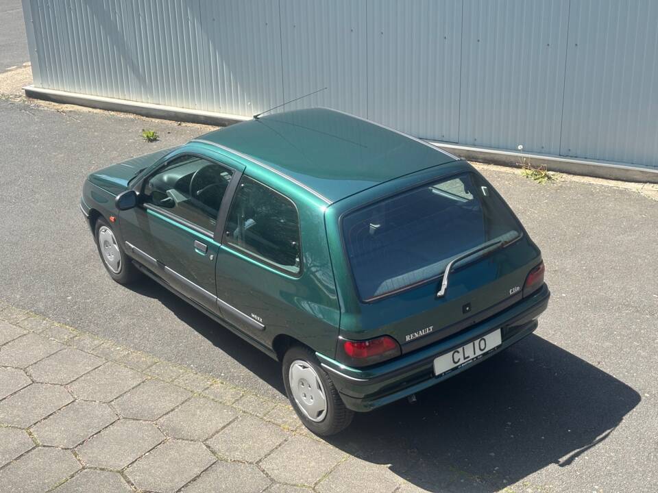Bild 2/24 von Renault Clio I 1.2 (1995)