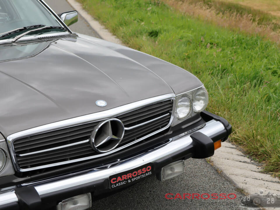 Image 18/42 of Mercedes-Benz 380 SL (1982)