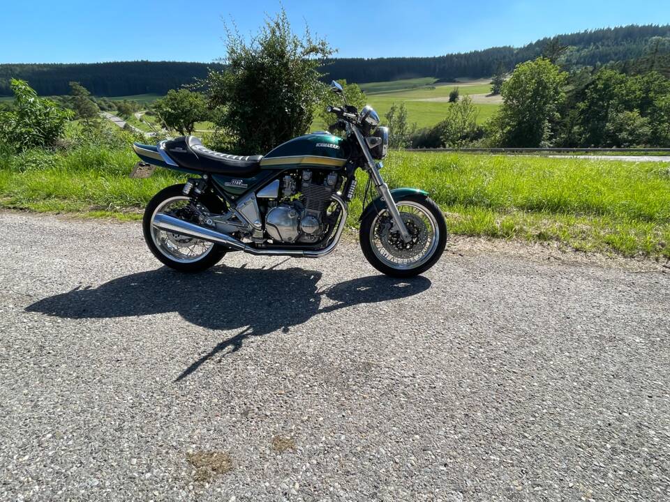 Immagine 2/8 di Kawasaki ZR 1100 Zephyr (1994)