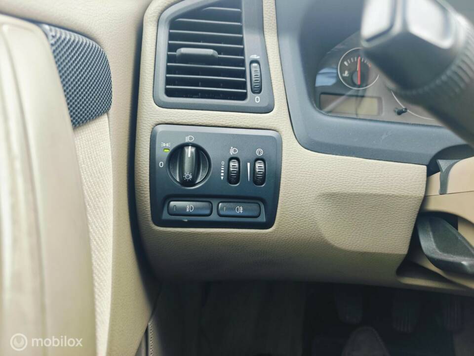 Imagen 20/40 de Volvo V 70 2.4 (2005)