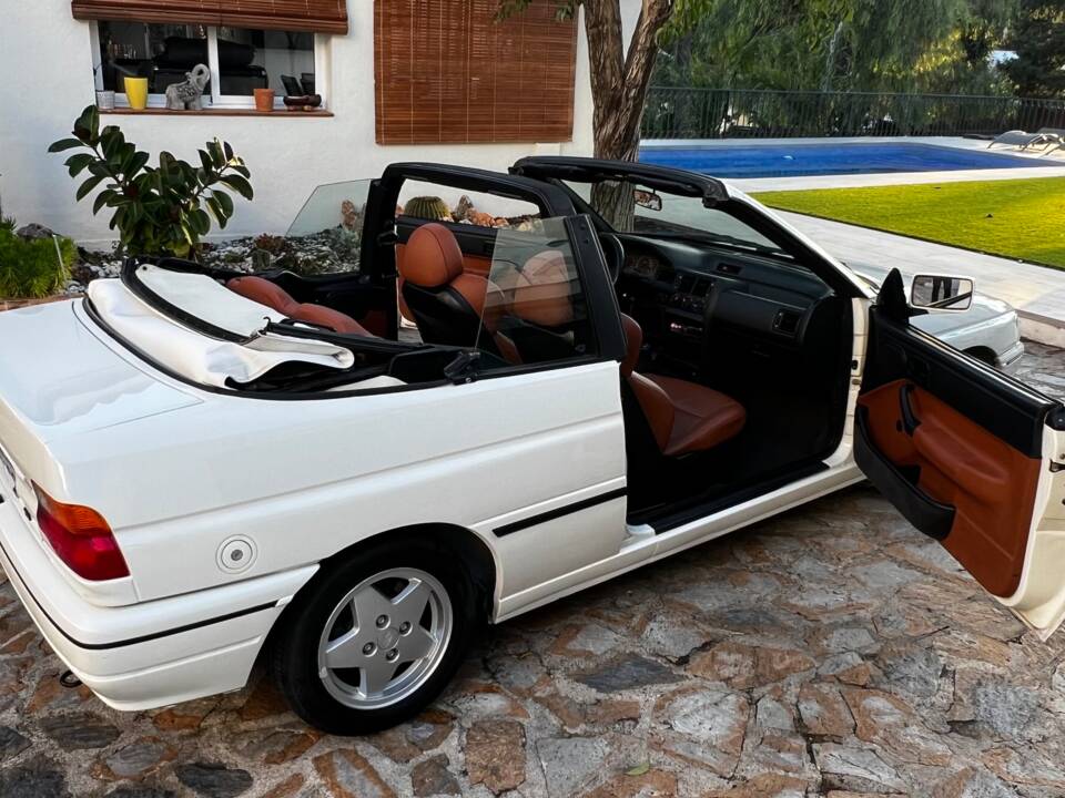 Afbeelding 21/23 van Ford Escort XR3i (1992)