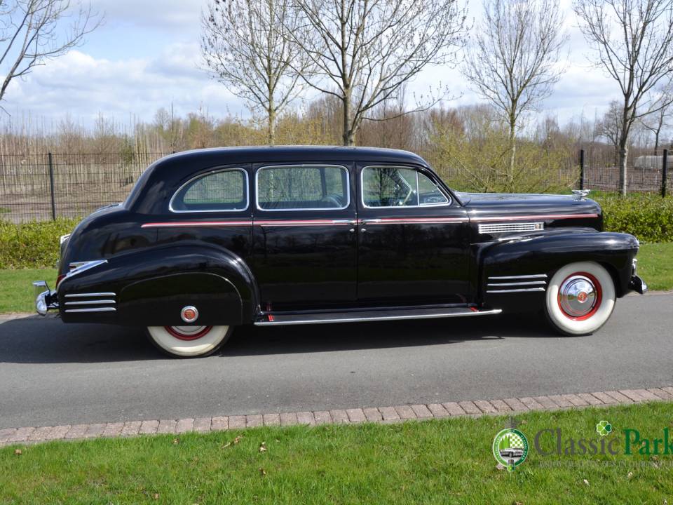 Image 7/34 of Cadillac 75 Fleetwood Imperial (1941)