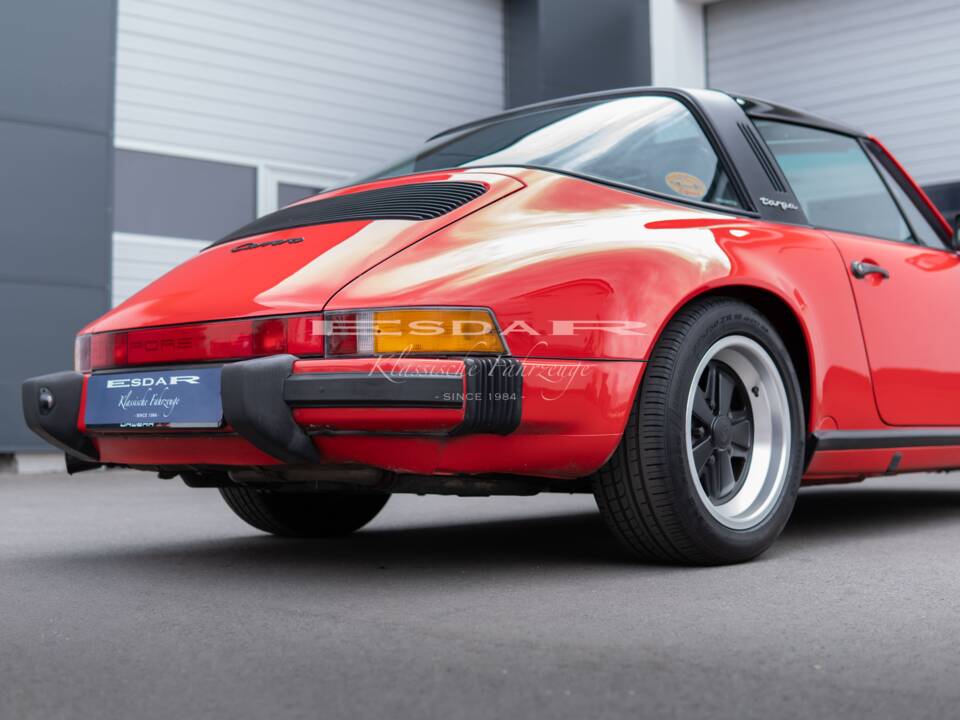 Bild 15/31 von Porsche 911 Carrera 3.2 (1988)