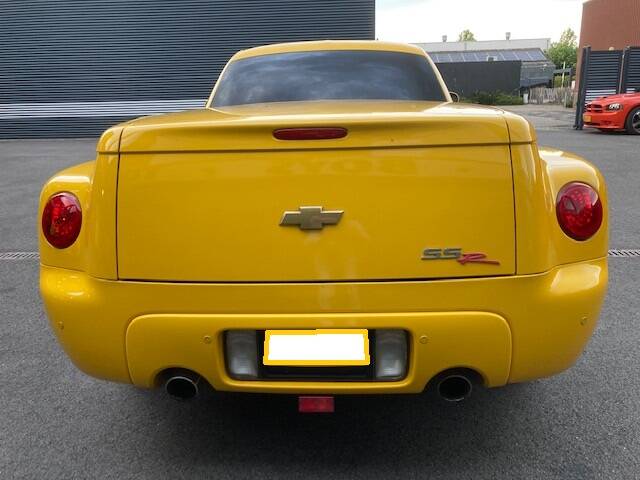 Image 3/23 of Chevrolet SSR (2004)