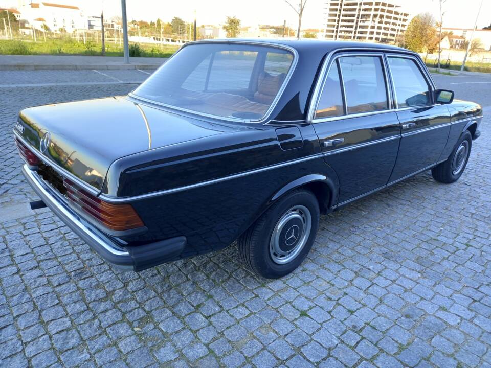 Afbeelding 8/40 van Mercedes-Benz 240 D (1982)