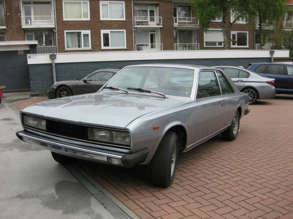 Image 4/18 of FIAT 130 Coupé (1971)