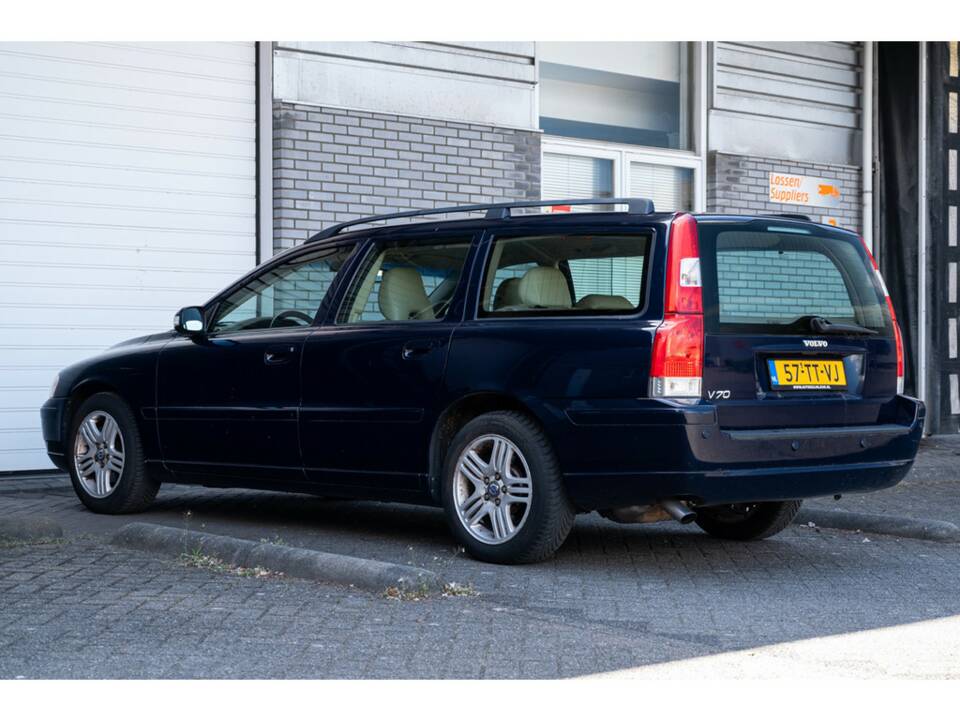 Image 5/43 of Volvo V 70 2.4 (2007)