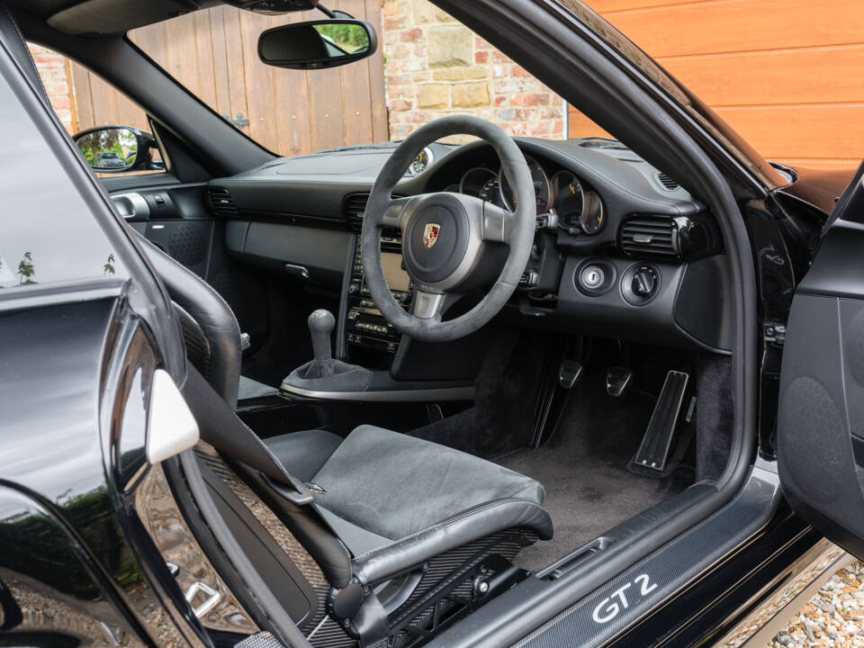 Image 24/47 of Porsche 911 GT2 (2009)