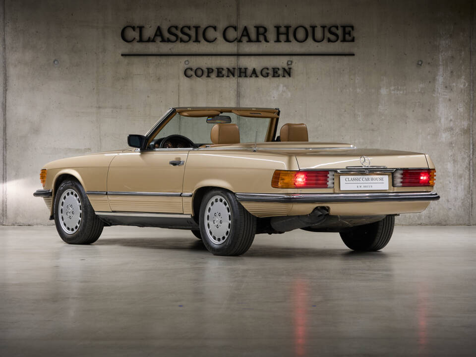 Image 14/99 of Mercedes-Benz 300 SL (1987)
