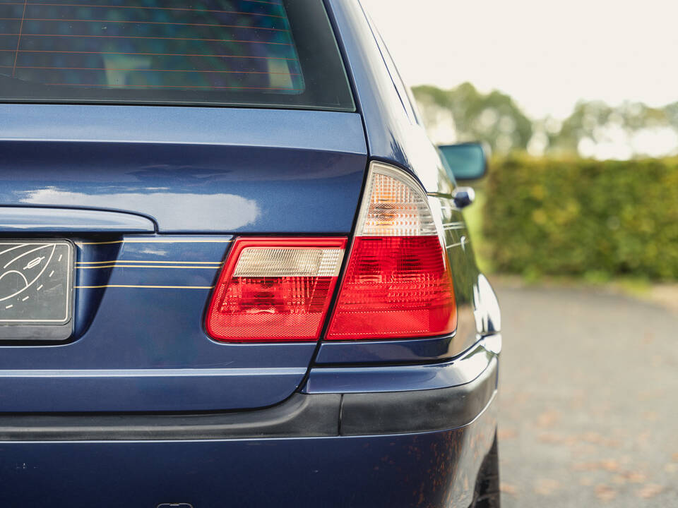 Image 56/99 of ALPINA B10 3.3 Touring (2001)