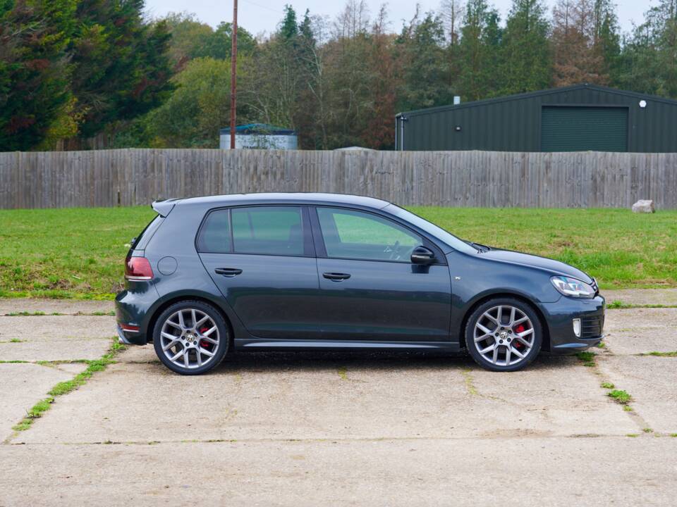 Image 33/50 of Volkswagen Golf VI GTI (2011)