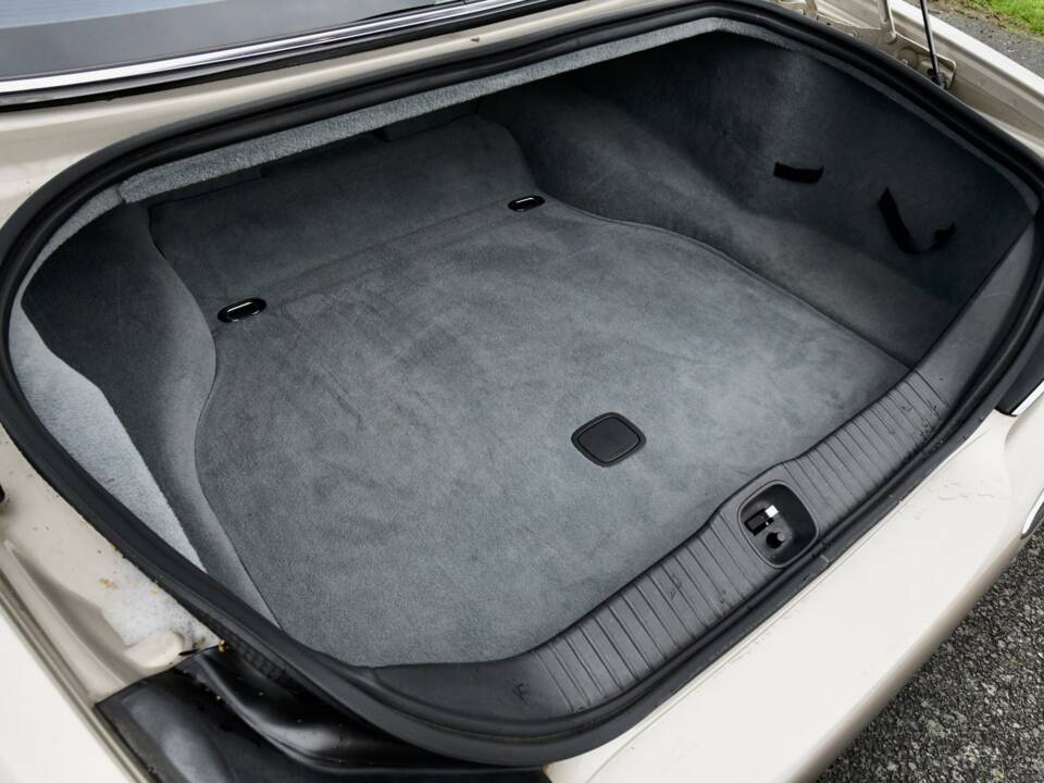 Afbeelding 22/50 van Jaguar XJ 8 4.2 (2003)