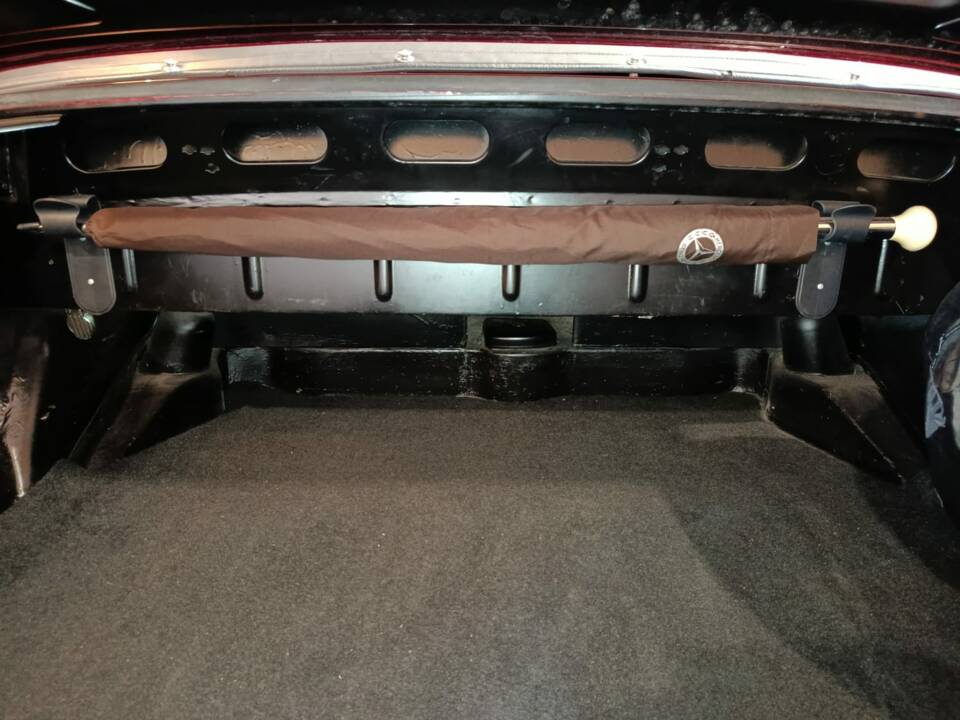 Image 8/10 of Mercedes-Benz 220 SE b (1962)