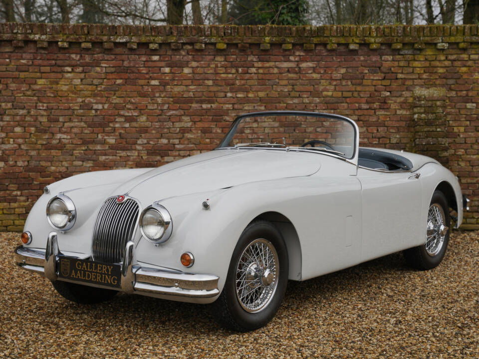 Image 1/50 de Jaguar XK 150 OTS (1958)