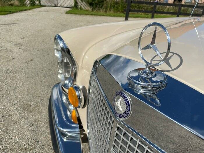 Image 2/7 of Mercedes-Benz 280 SE 4,5 (1971)