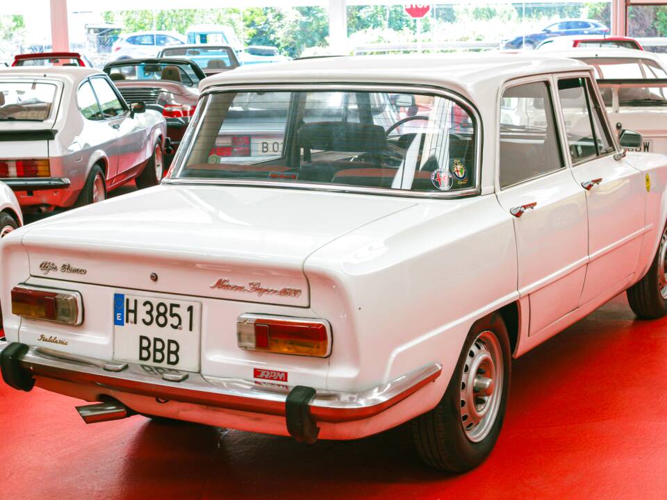 Bild 8/34 von Alfa Romeo Giulia Nuova Super 1600 (1979)