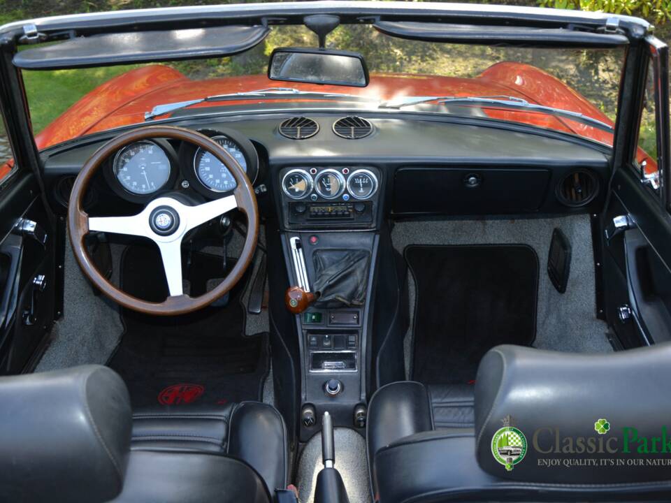 Imagen 13/50 de Alfa Romeo 2000 Spider Veloce (1981)