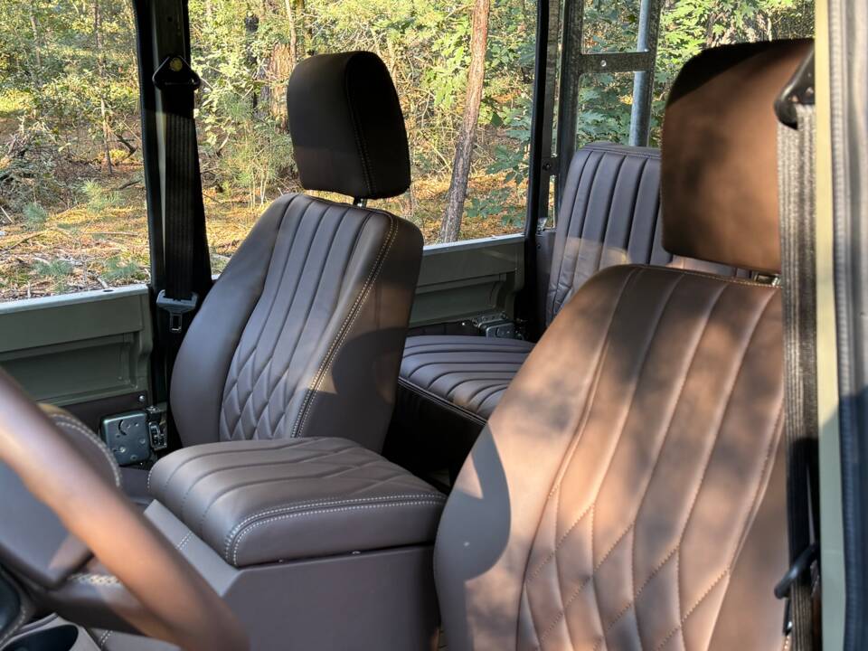 Bild 7/31 von Land Rover Defender 110 (2005)