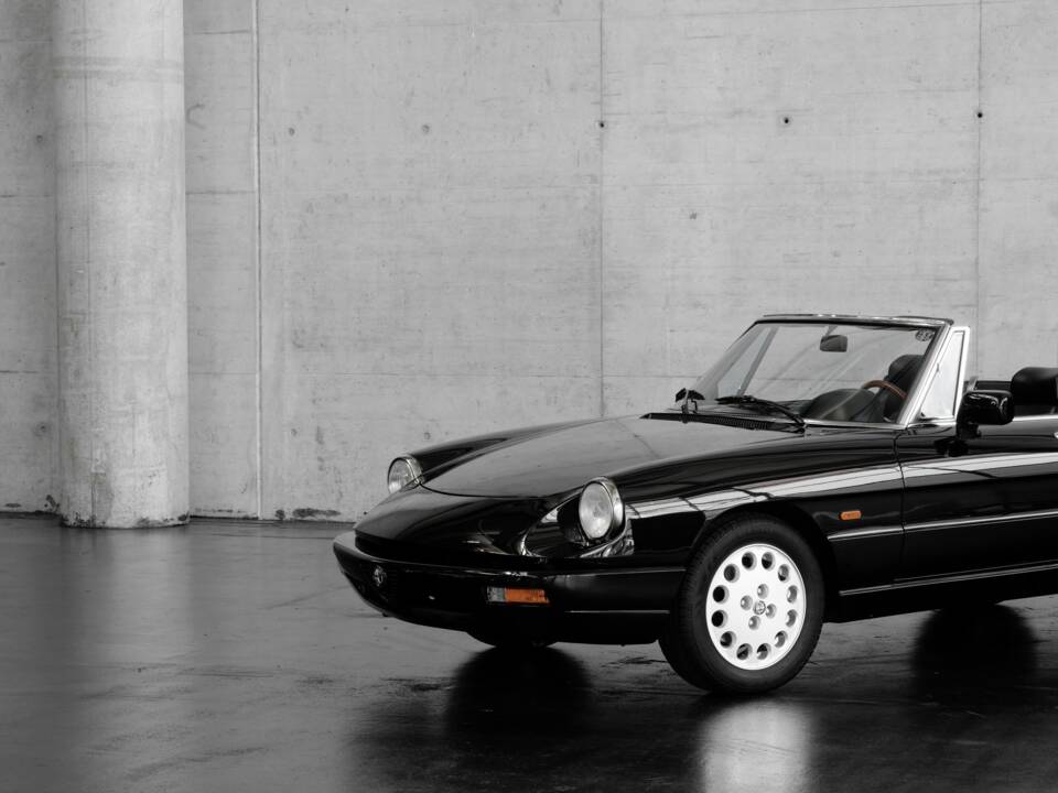 Bild 43/48 von Alfa Romeo 2.0 Spider (1993)
