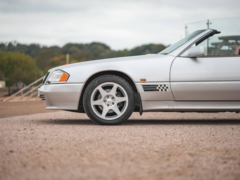 Image 26/42 de Mercedes-Benz SL 320 "Mille Miglia" (1995)