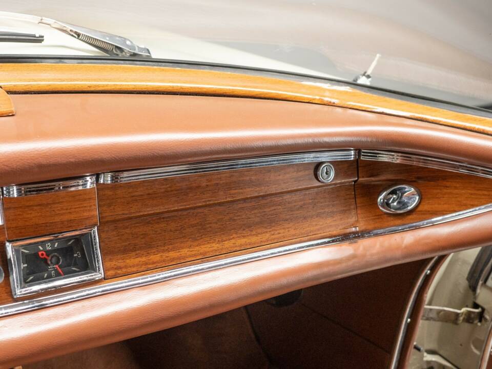 Image 8/54 of Mercedes-Benz 220 SE b (1963)