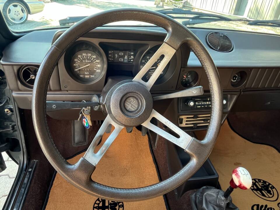 Afbeelding 9/25 van Alfa Romeo Alfasud 1.5 Sprint Veloce (1982)