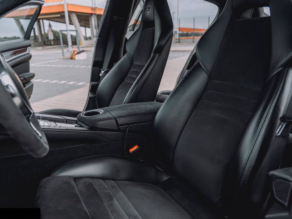 Immagine 13/19 di Porsche Panamera GTS (2014)