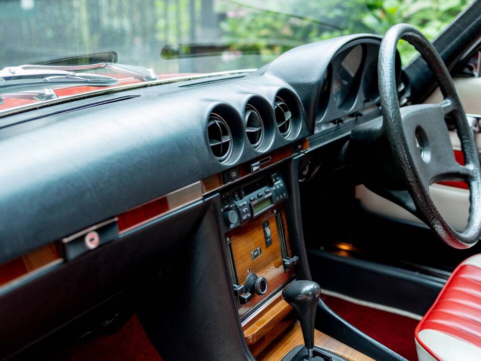 Image 24/25 of Mercedes-Benz 280 SL (1981)