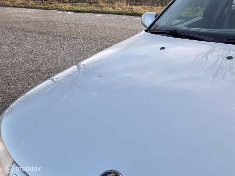 Image 32/37 of Saab 9-5 Hearse (2003)