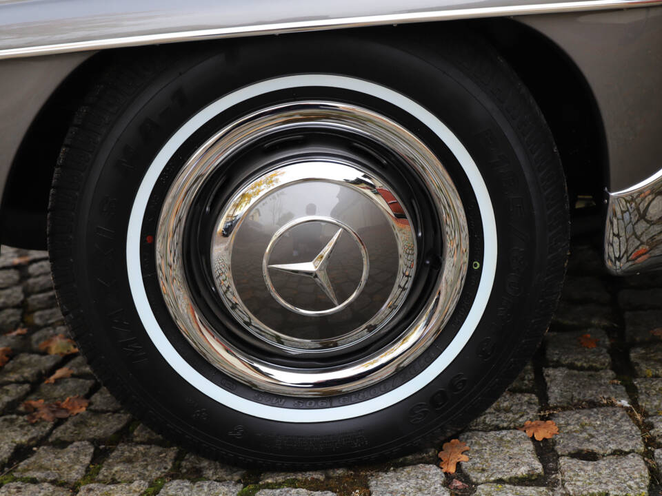 Image 10/34 de Mercedes-Benz 190 SL (1961)