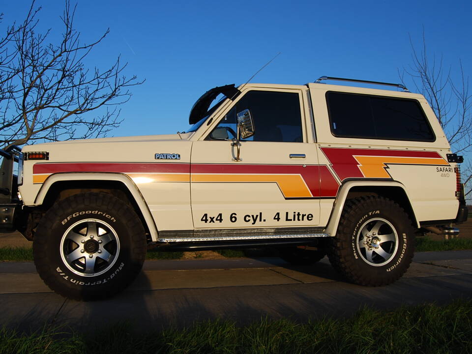 Image 22/47 of Nissan Patrol (1983)