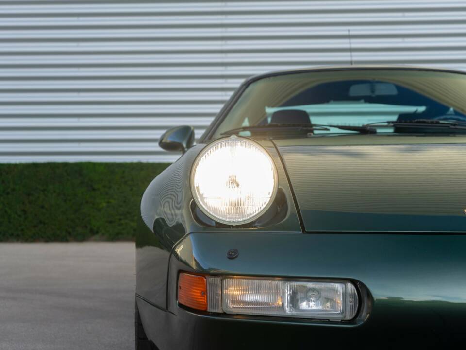 Afbeelding 7/46 van Porsche 928 GTS (1993)