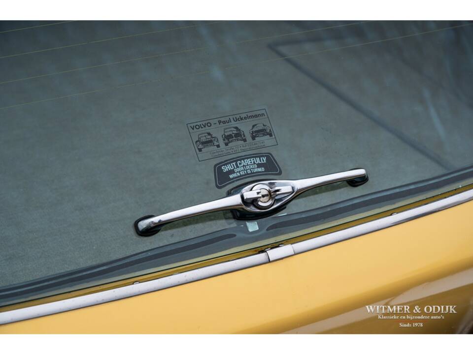 Image 22/50 of Volvo 1800 ES (1972)