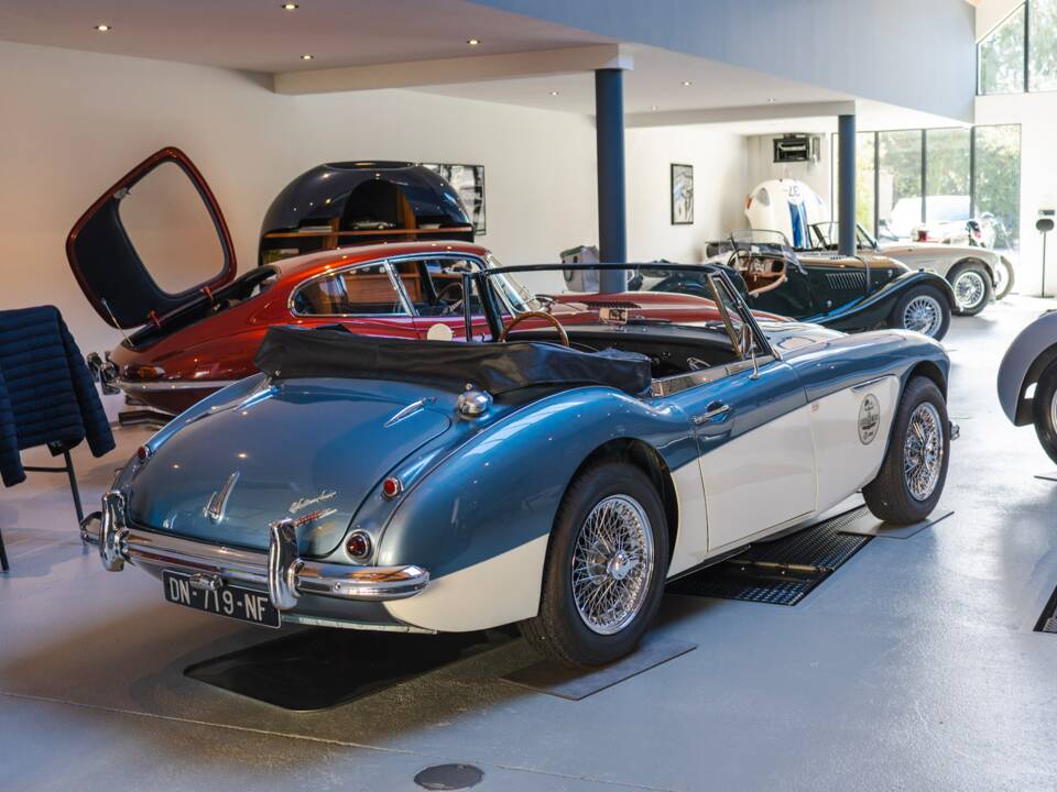 Image 4/18 of Austin-Healey 3000 Mk II (BJ7) (1963)