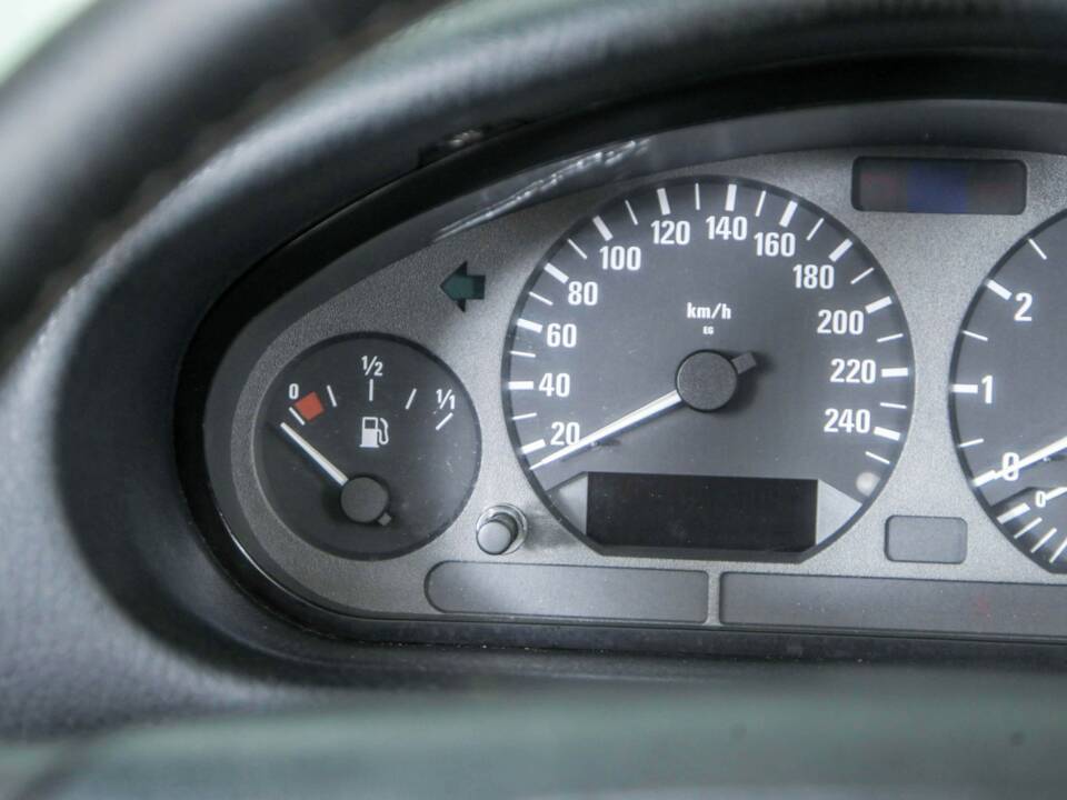 Bild 12/50 von BMW 318i (1996)