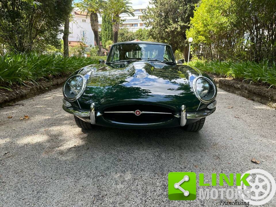 Image 2/10 of Jaguar E-Type 4.2 (1967)