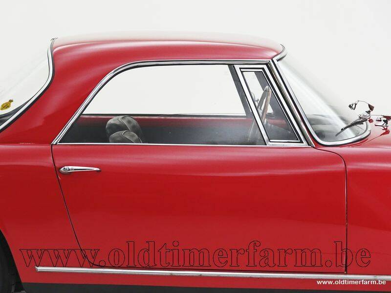 Image 13/15 of Lancia Flaminia Coupe Pininfarina 3B (1966)