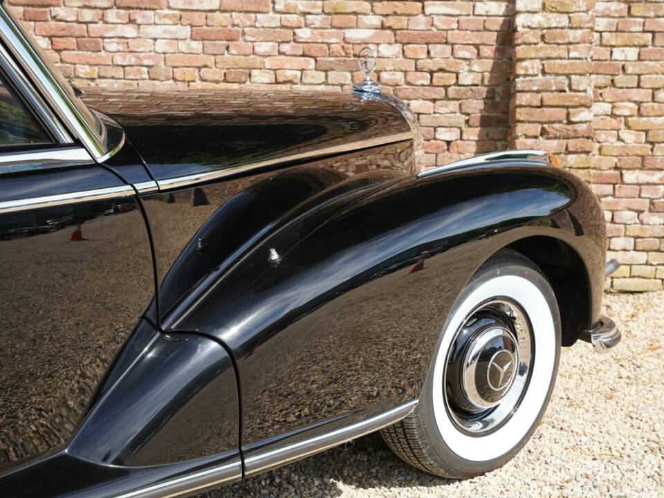 Image 23/50 of Mercedes-Benz 300 S (1953)