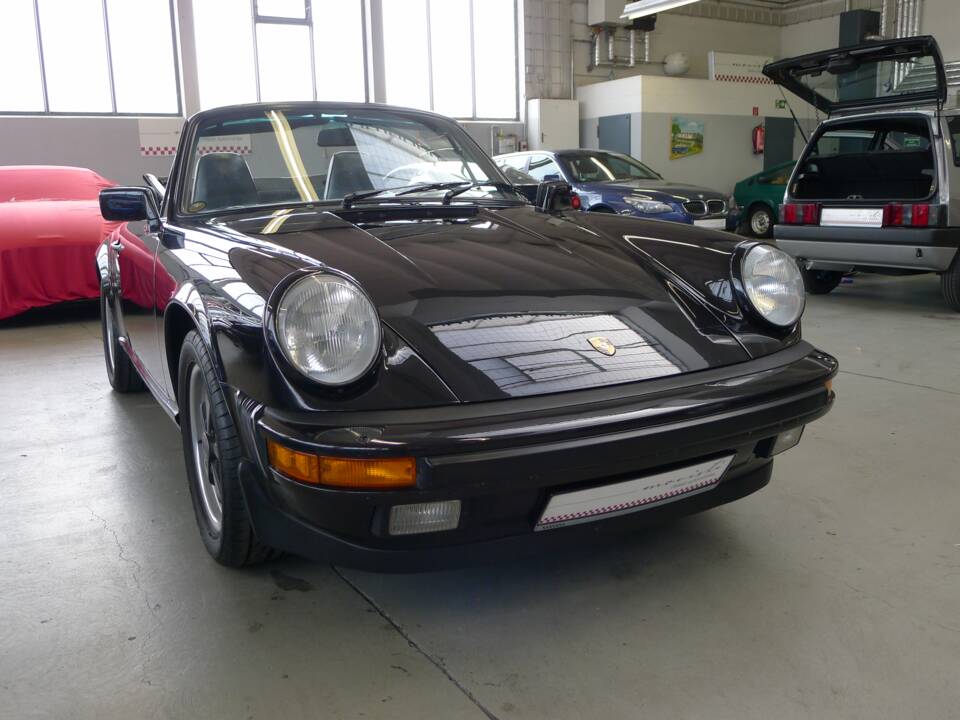 Bild 33/33 von Porsche 911 Carrera 3.2 (1985)