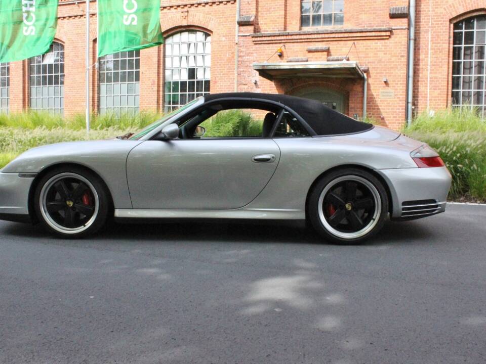 Bild 4/17 von Porsche 911 Carrera 4 (2004)