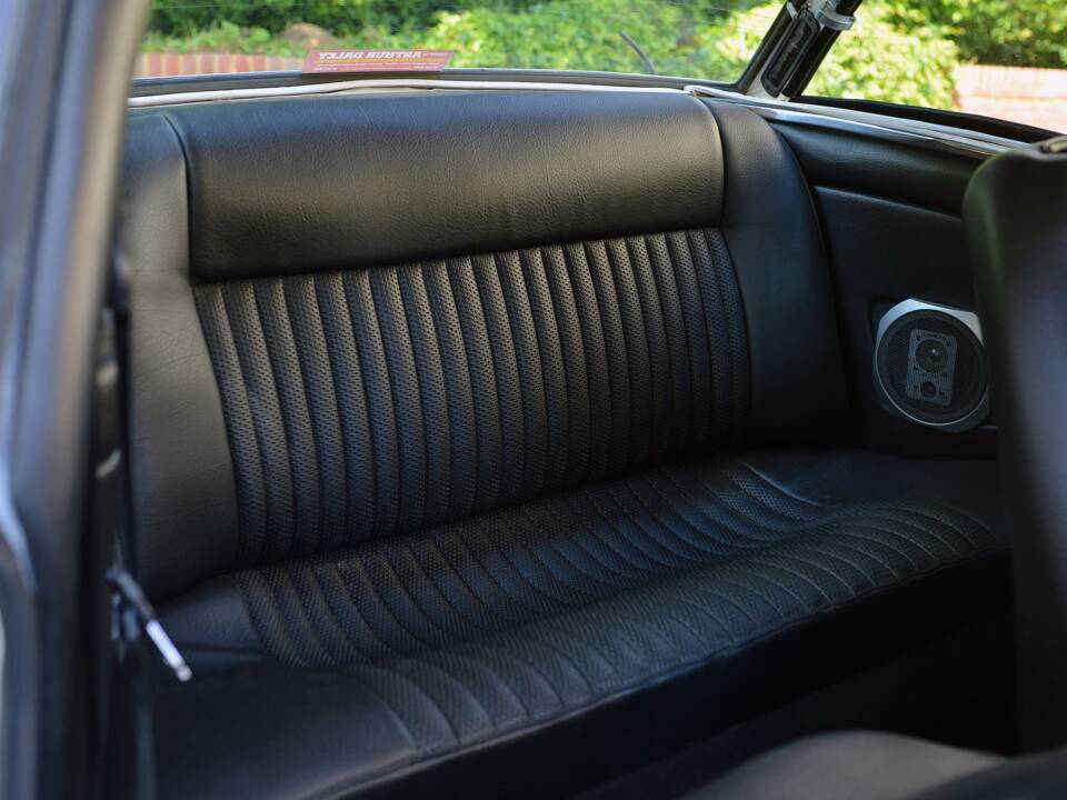 Image 16/23 de Triumph Stag (1972)